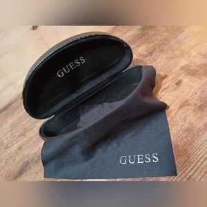 GUESS Luxe Hard -Shell Sunglasses Case - Black